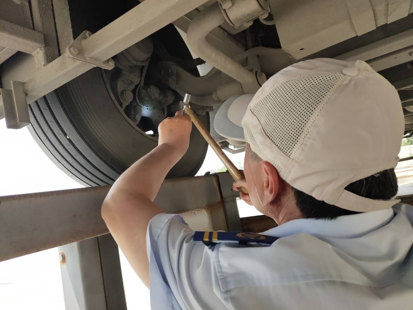 公交集團公交事業(yè)一部強化節前安全檢查筑牢安全管理防線(xiàn)